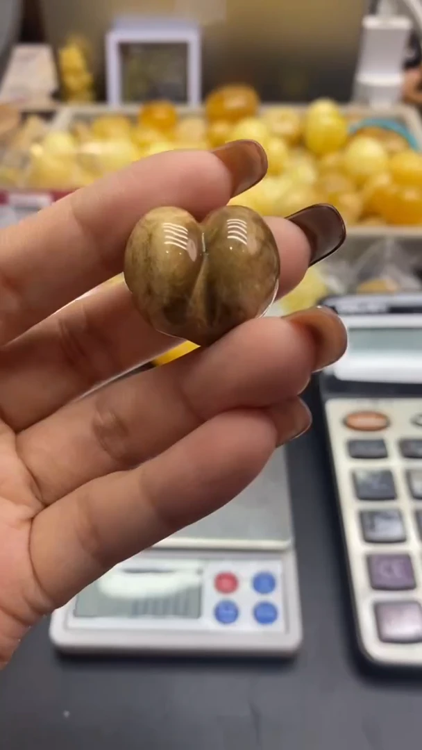 琥珀未镶嵌珠宝奇石626