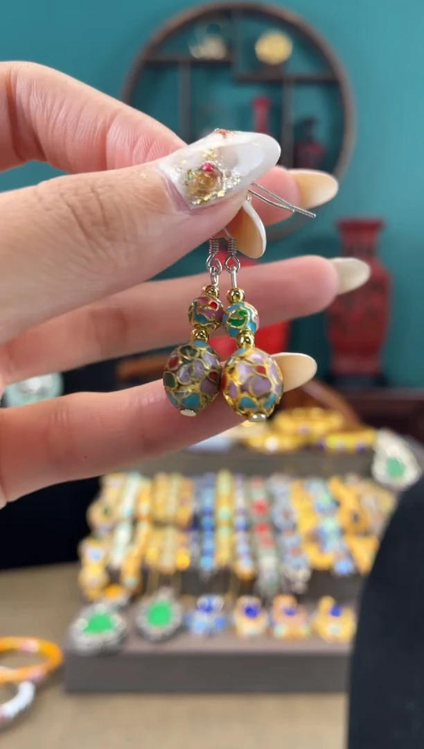 非遗手工景泰蓝金地枣珠耳环