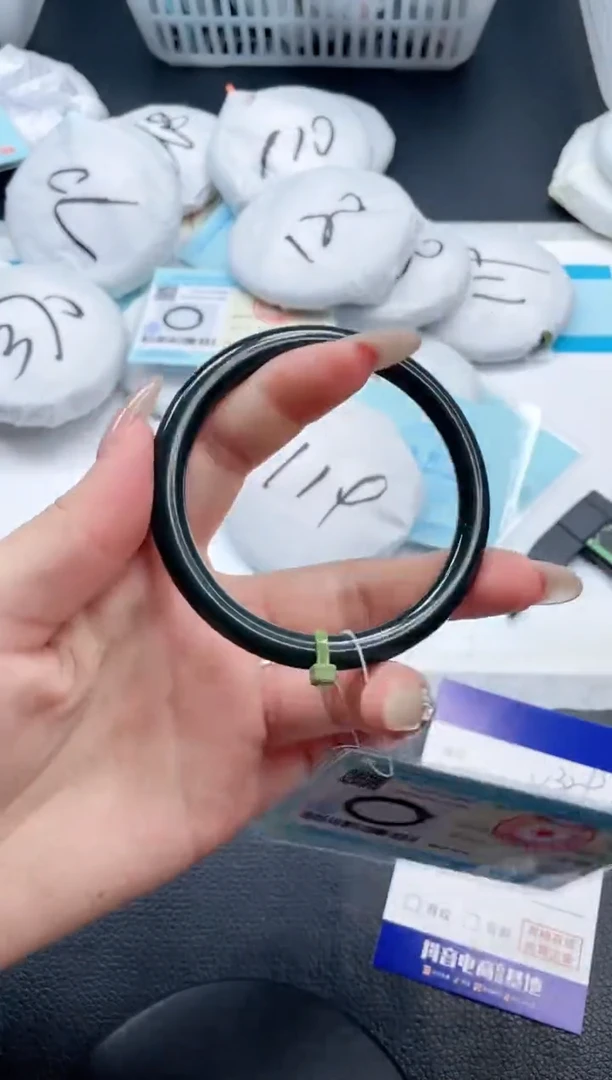 【闪购商品】和田玉手镯未镶嵌3-V329-60