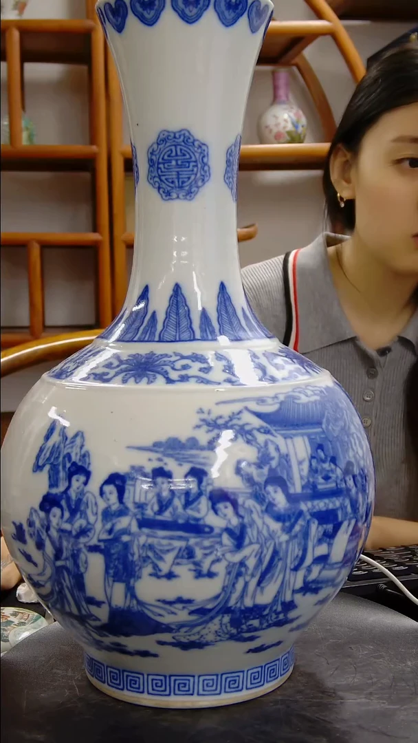 瓶青花金陵十二钗人物纹赏瓶#1011#