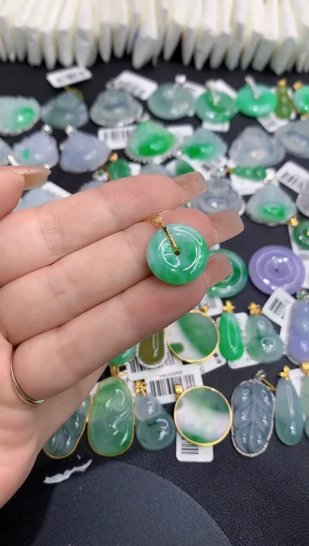 吊坠(不含链)18K金镶嵌翡翠111111111