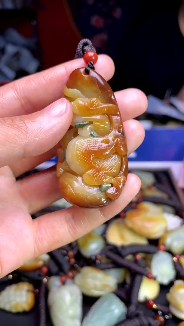 和田玉未镶嵌颈饰1