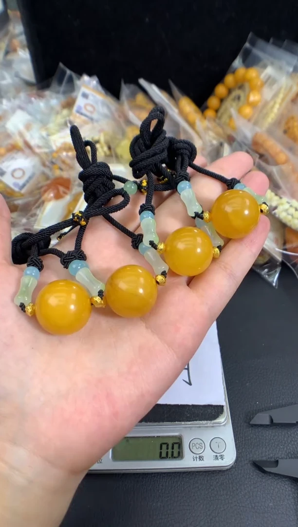 蜜蜡未镶嵌珠宝奇石多样性发一件