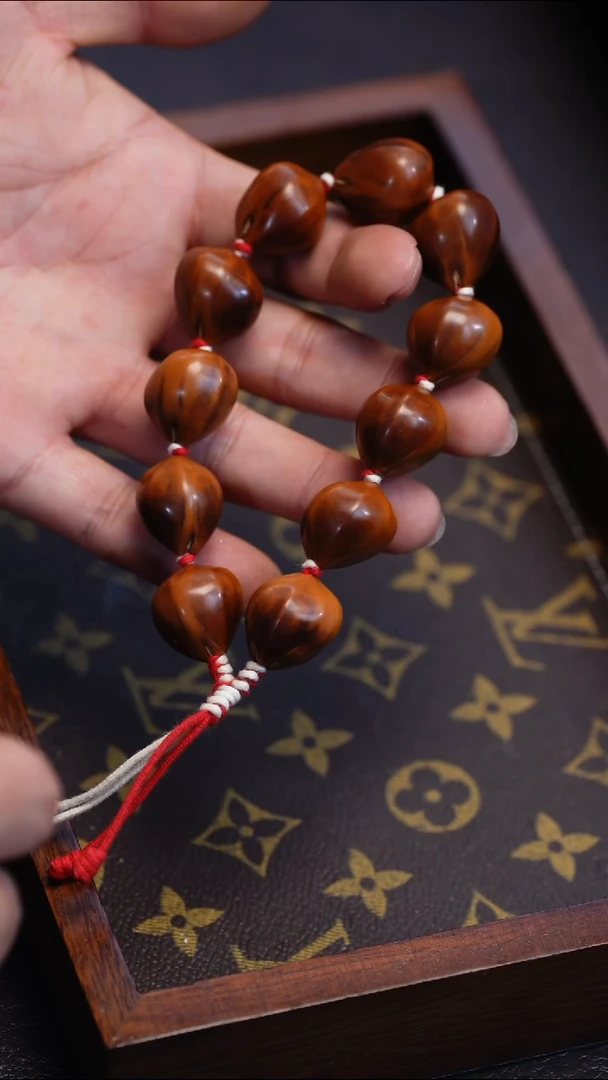 【闪购商品】橄榄核吊坠苏工橄榄核