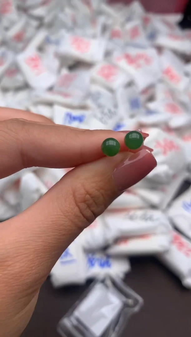 【闪购商品】和田玉（青玉）耳钉银S925镶嵌一对