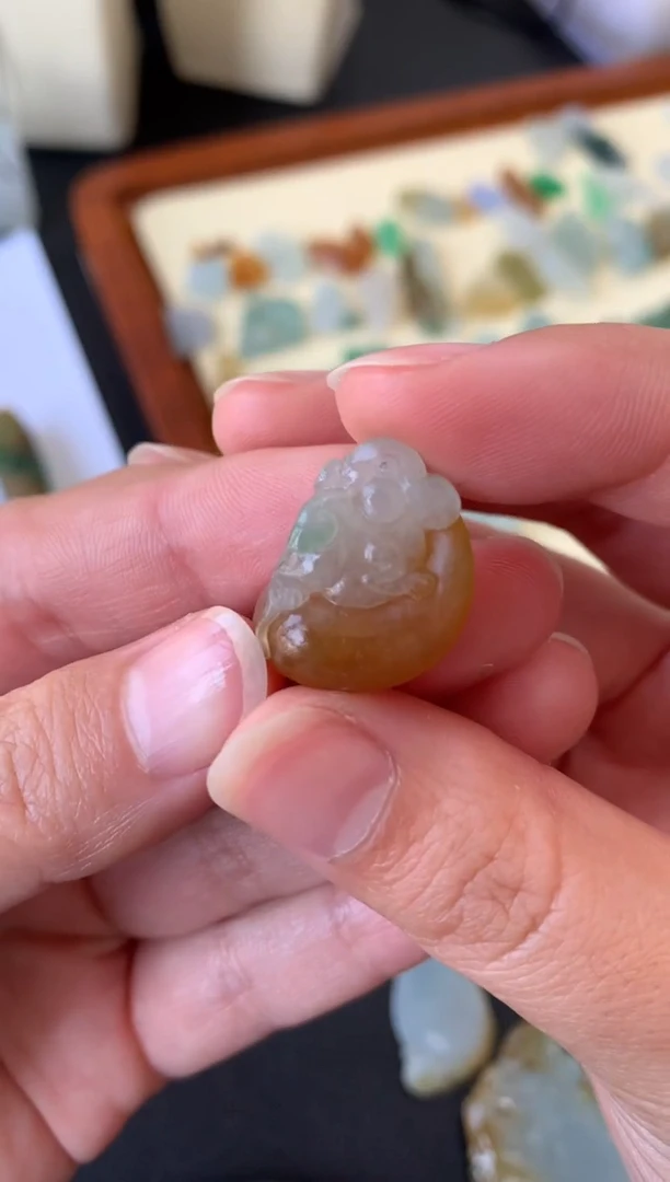 【闪购商品】定制翡翠未镶嵌翡翠