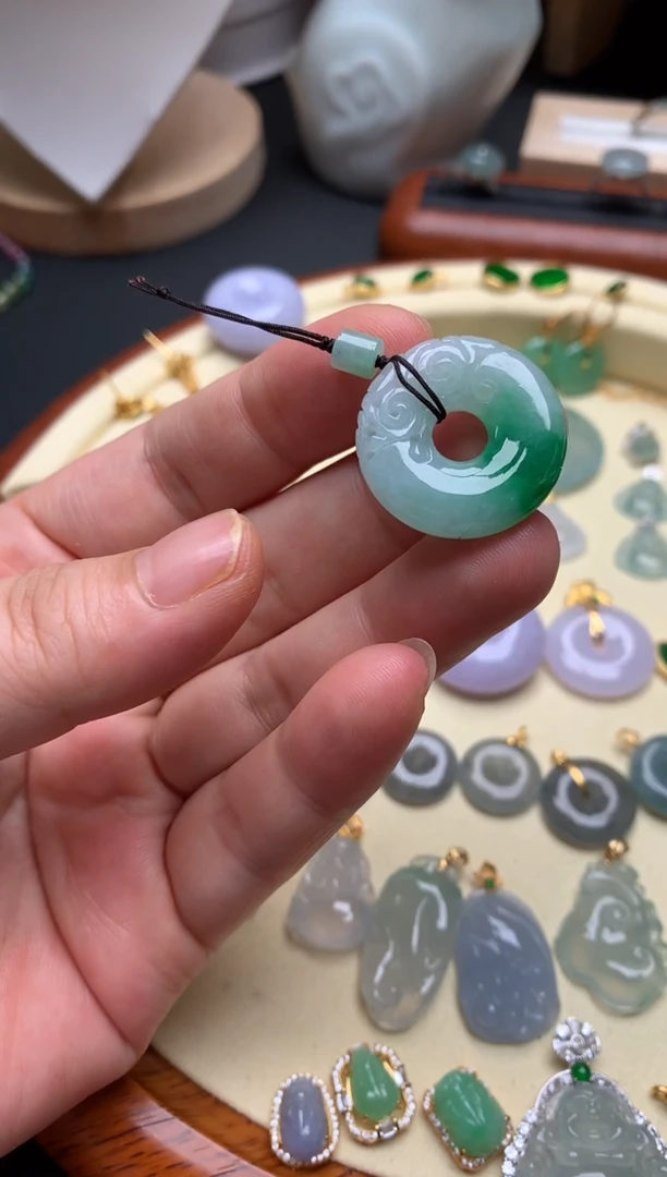 翡翠未镶嵌颈饰翡翠甜甜圈