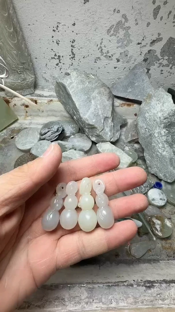 吊坠(赠链)未镶嵌和田玉葫芦 拍一发一商品多样性发货