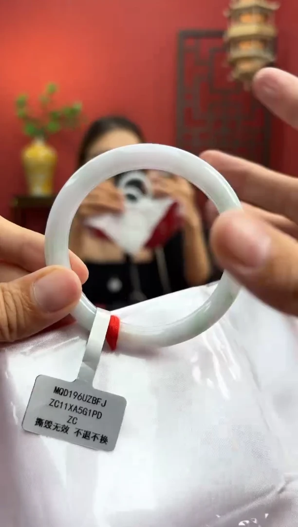 翡翠手镯（圆镯）未镶嵌8手镯