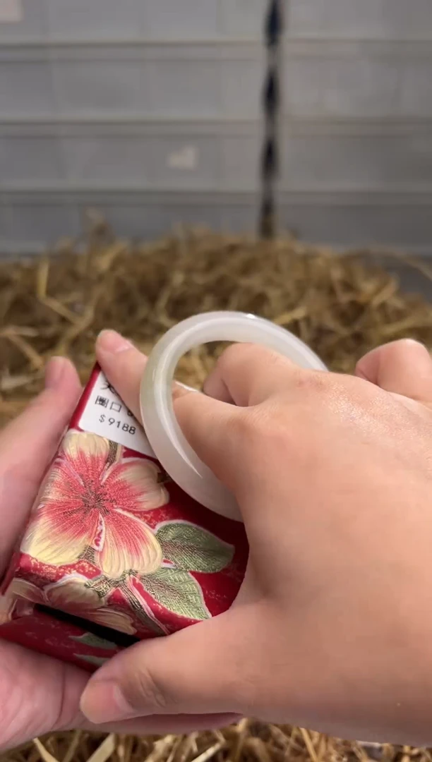 未镶嵌手镯石英质玉T4140