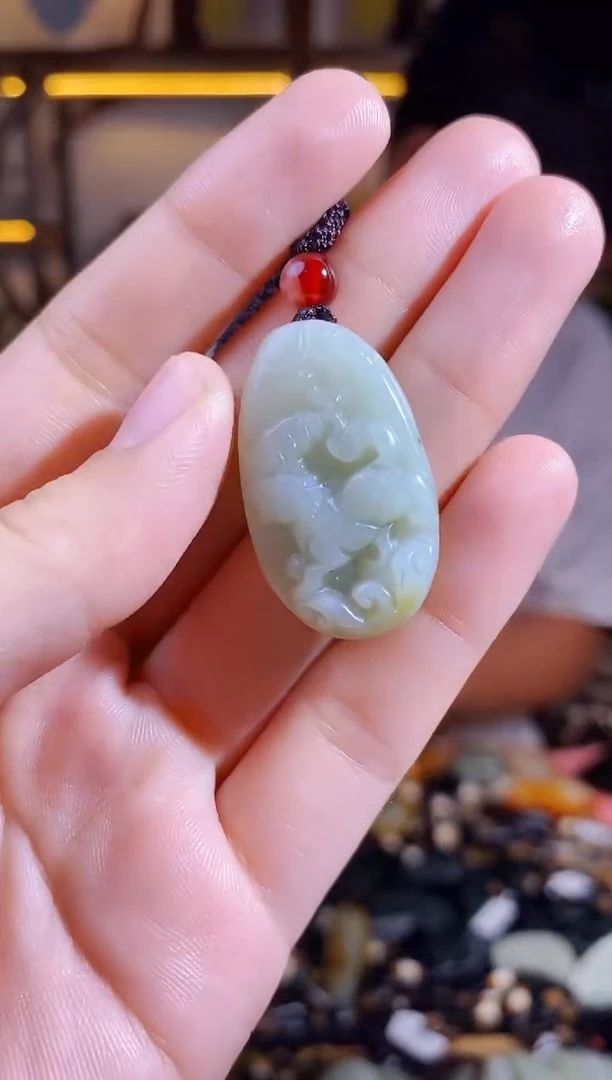 和田玉未镶嵌颈饰1