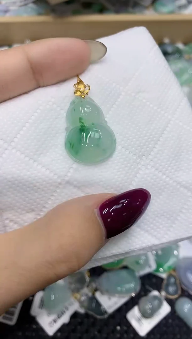 翡翠18K金镶嵌颈饰111111111111