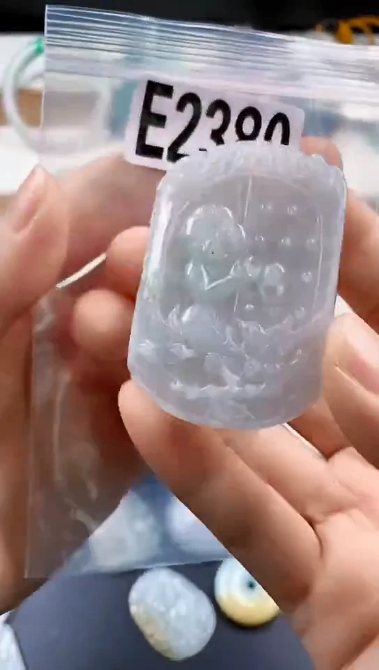 颈饰未镶嵌翡翠天然翡翠吊坠挂件
