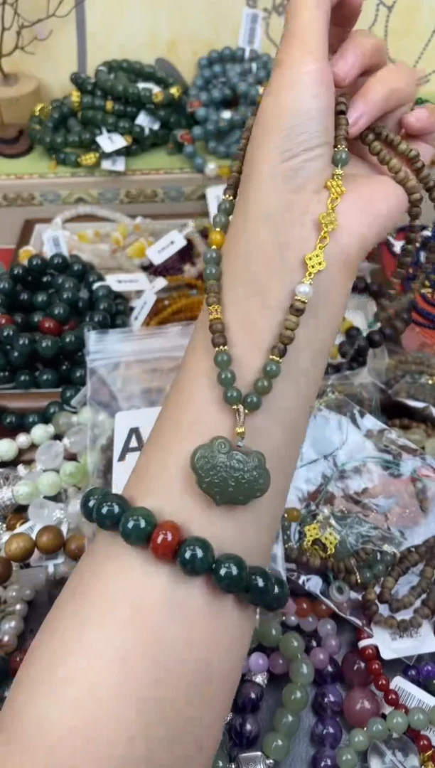 未镶嵌檀香木吊坠160