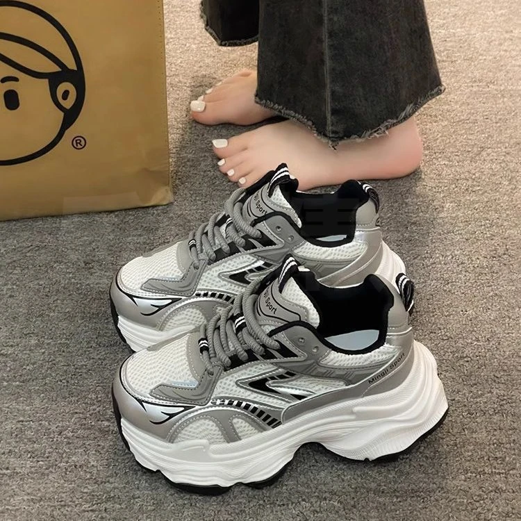 厚底增高老爹鞋2025舒适百搭校园风韩版运动鞋显脚小炸街休闲女鞋