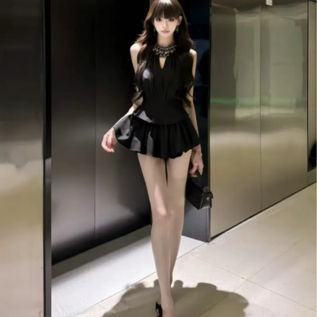 【现货】YeYe●梦回古早镂空气质显瘦挂脖夏季高腰时尚性感两件套装