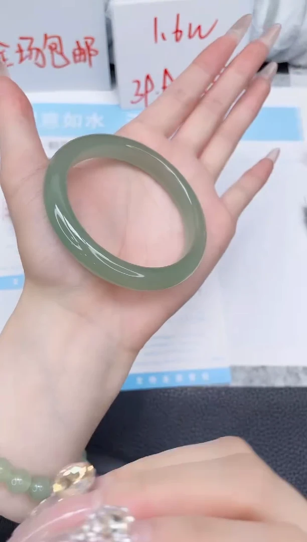 未镶嵌手镯石英质玉141-55.4