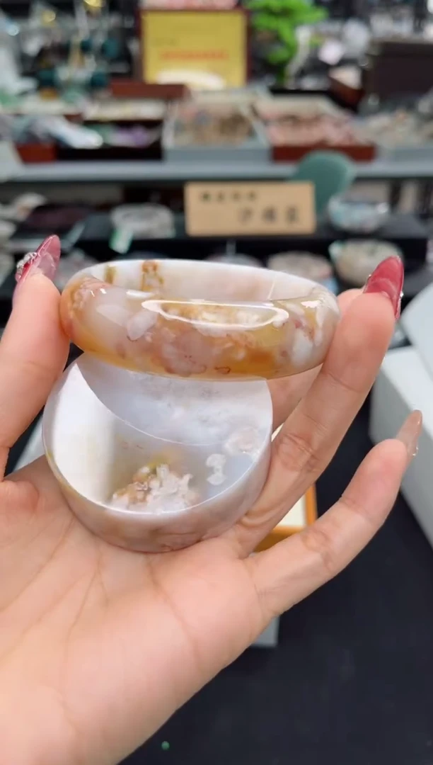 【闪购商品】石英质玉手镯未镶嵌57圈口（赠品镯心）1565622