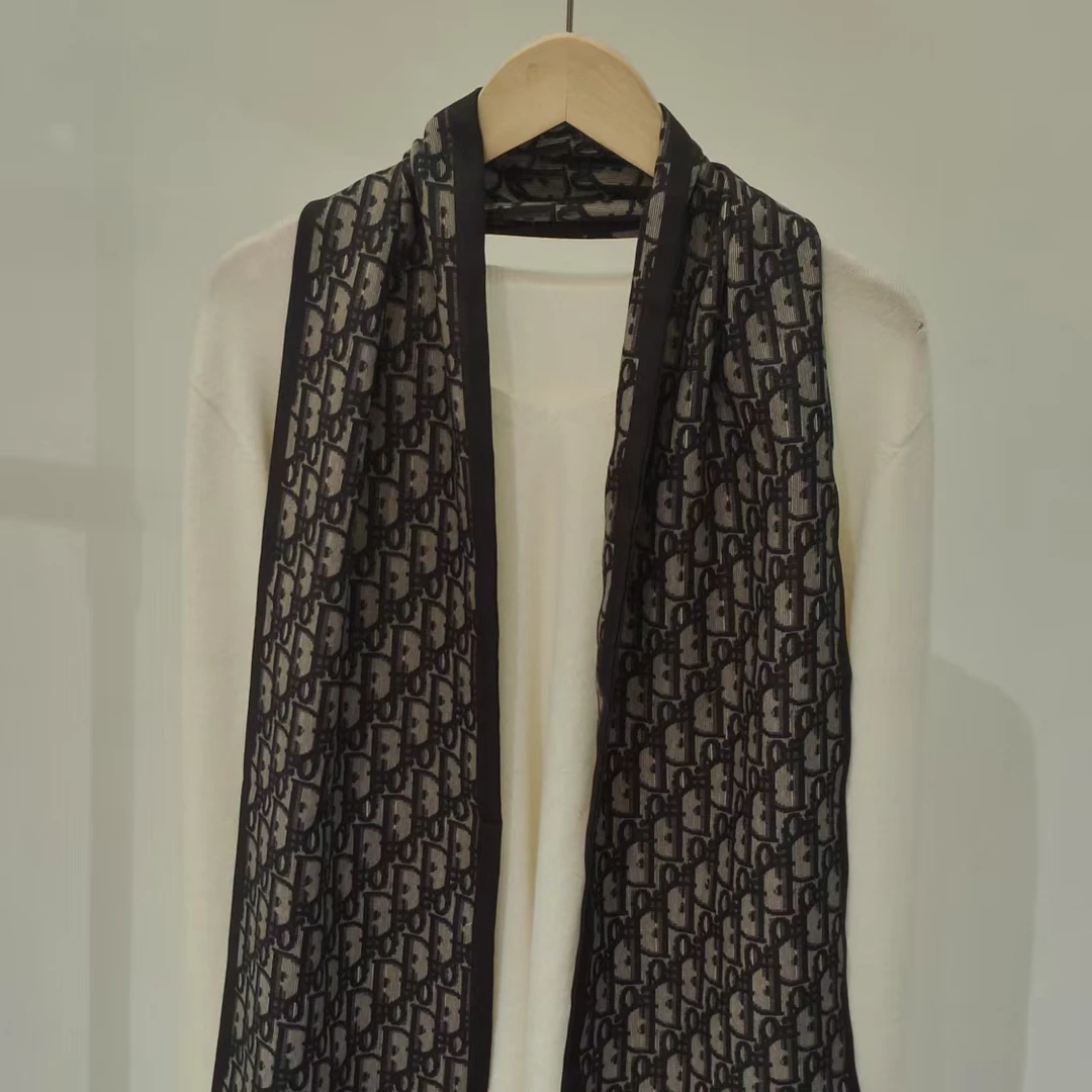 （米黑抽象字母）斜角飘带20*150左右长条巾