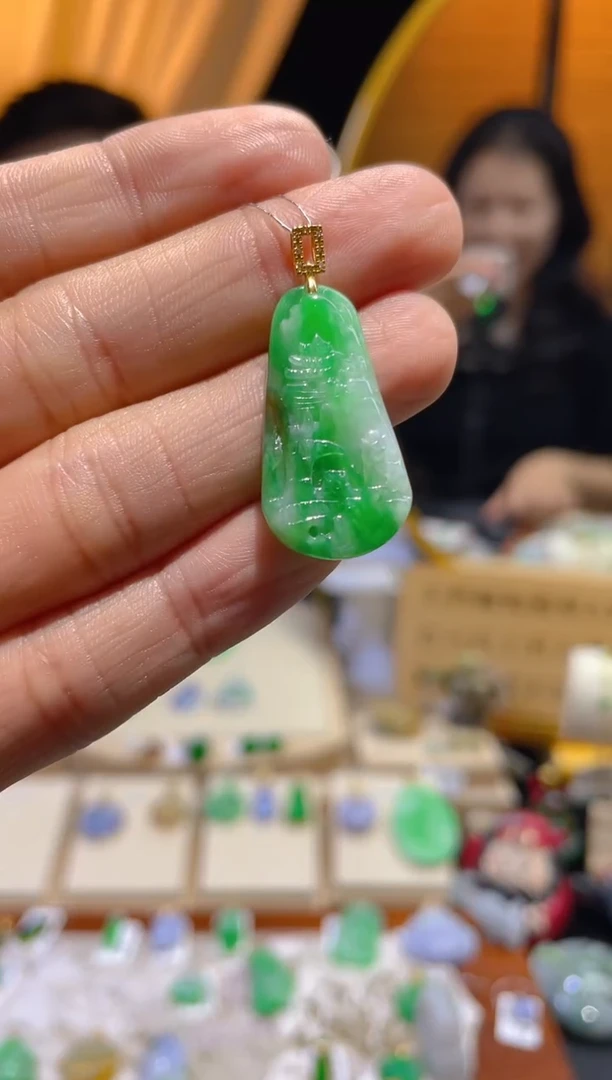 【闪购商品】翡翠颈饰18K金镶嵌假一赔三