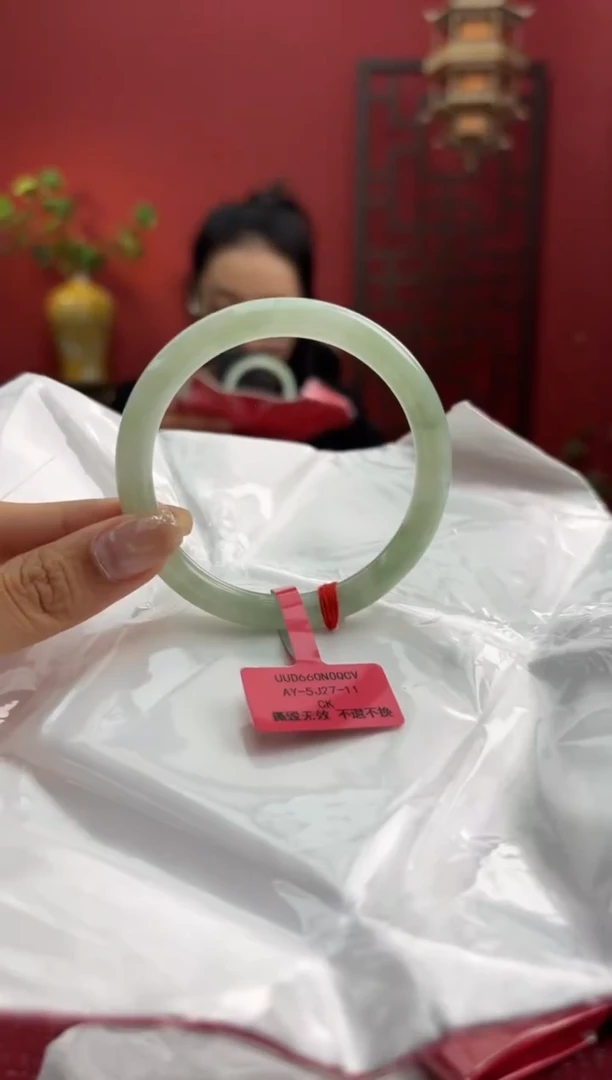 未镶嵌手镯（圆镯）翡翠翡翠手镯14