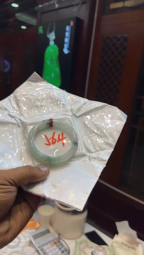 未镶嵌手镯翡翠手镯