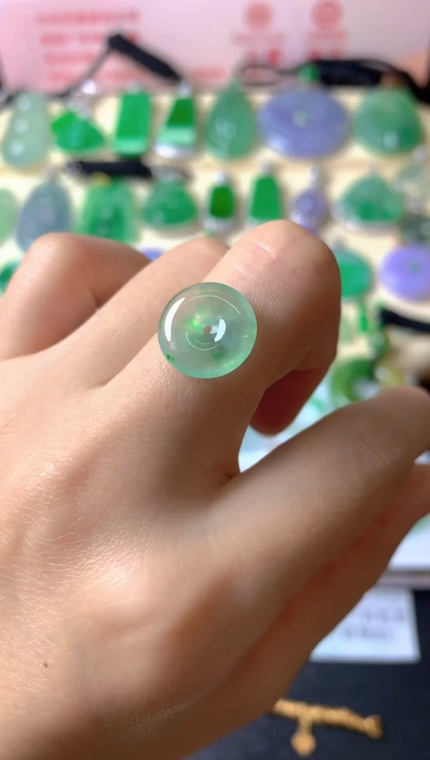 未镶嵌定制翡翠l**k裸玉（客户意向镶嵌）