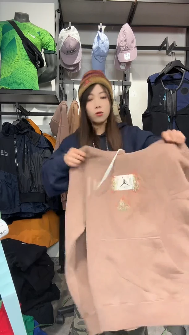 1422  编码 瑕疵款直播间过款为准 尺码   身高  165