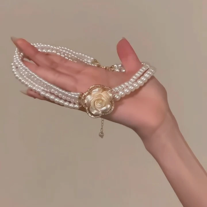 合金仿珍珠项链 氛围奥黛丽重工山茶花珍珠项链choker脖颈链女