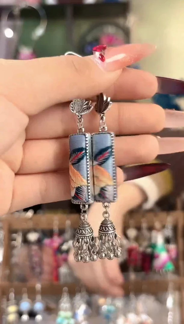 彩云南阁非遗老绣苗银饰品163