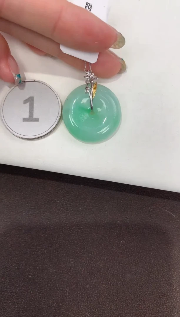 颈饰18K金镶嵌翡翠天然缅甸A货翡翠