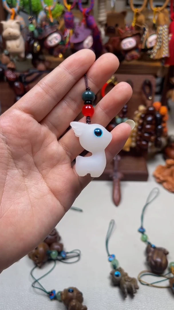 檀香木夜光小鹿挂件