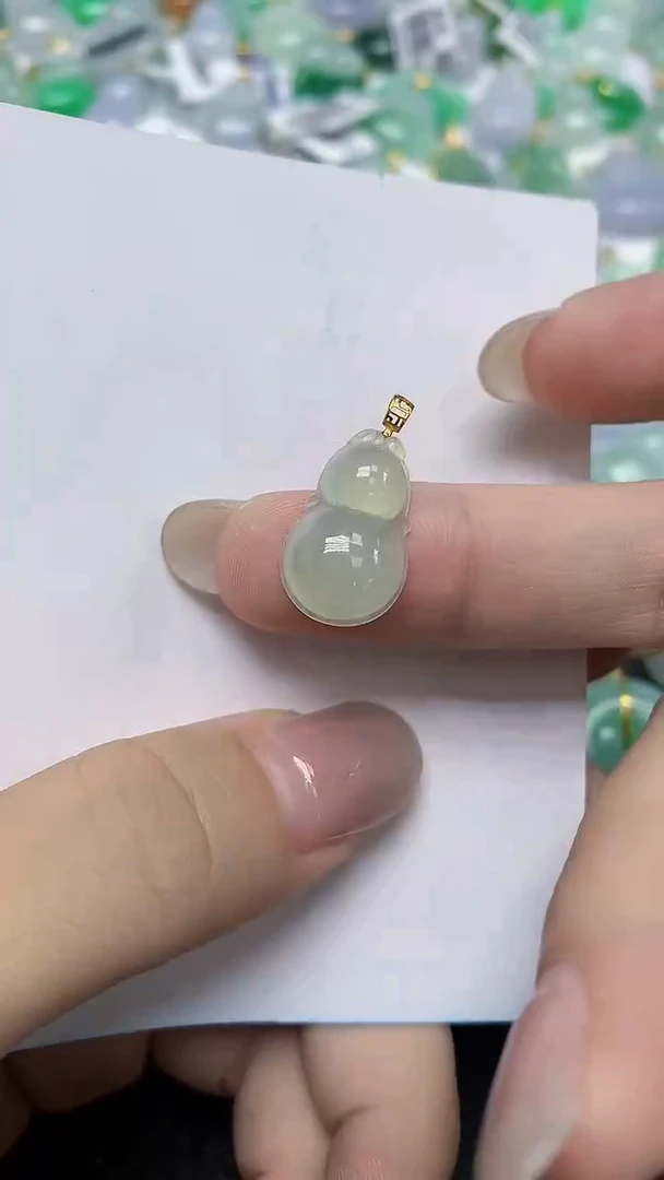 翡翠18K金镶嵌颈饰天然缅甸翡翠A货