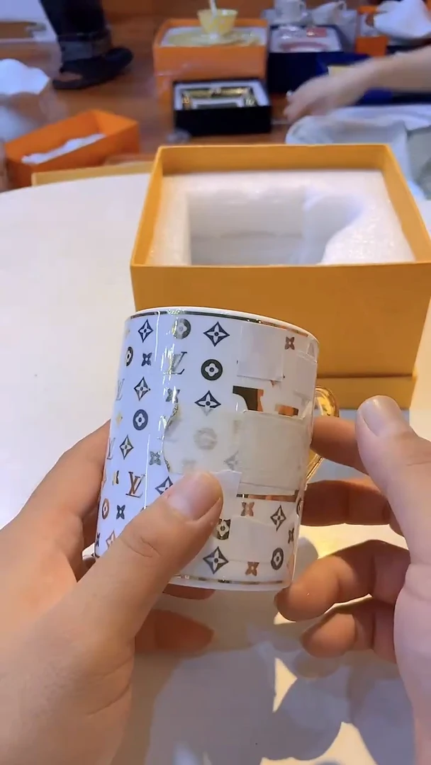 鸿辉家品牌瓷器，京东包邮！