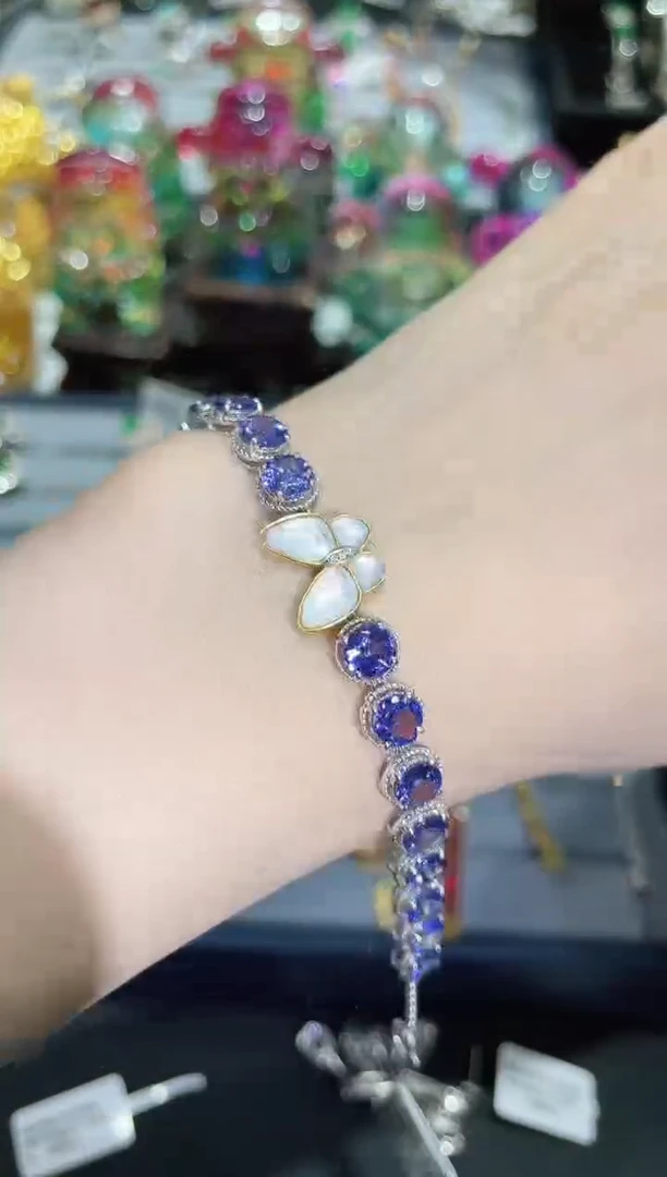 18K金镶嵌天然坦桑石手链 多样性发其一