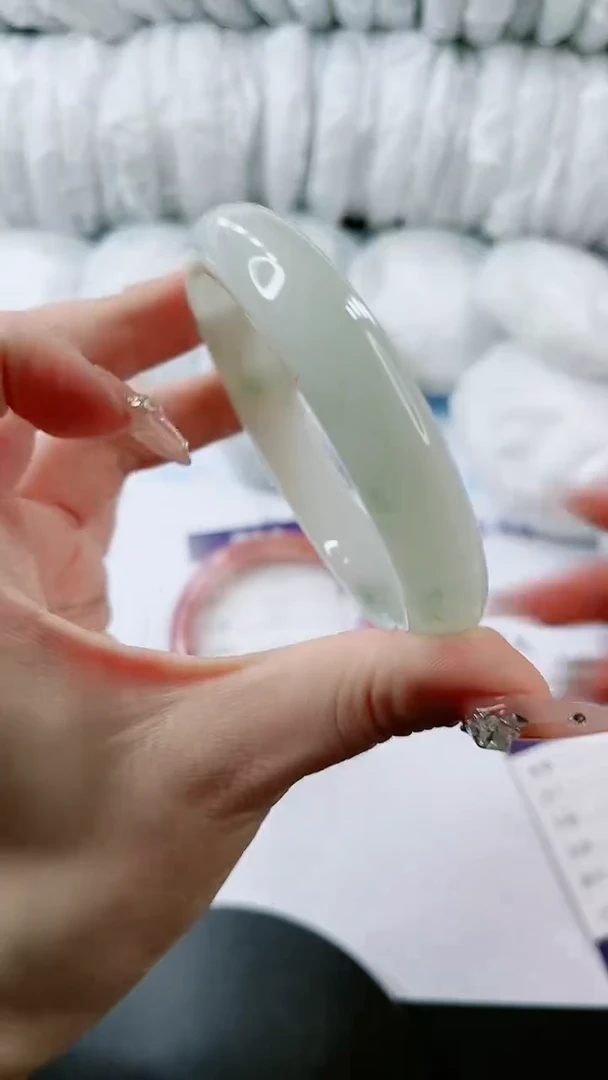 【闪购商品】石英质玉手镯未镶嵌多样性发货L597-62