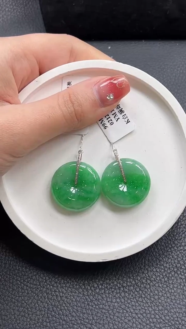 【闪购商品】翡翠颈饰18K金镶嵌平安扣多样性发1件