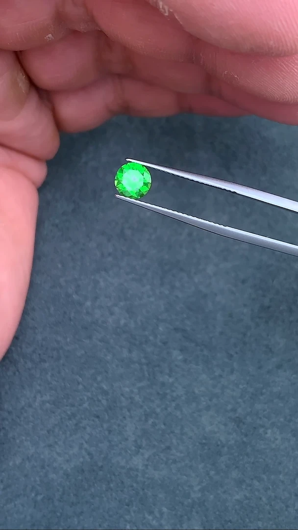 未镶嵌裸石石榴石0.85克拉