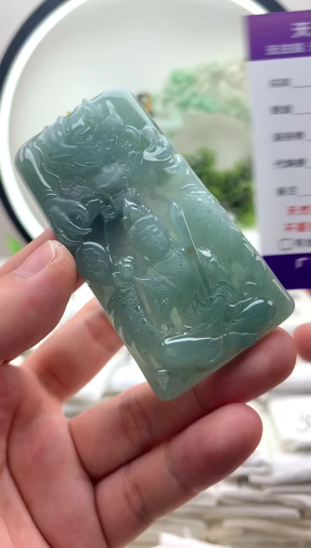 颈饰未镶嵌翡翠虚空藏