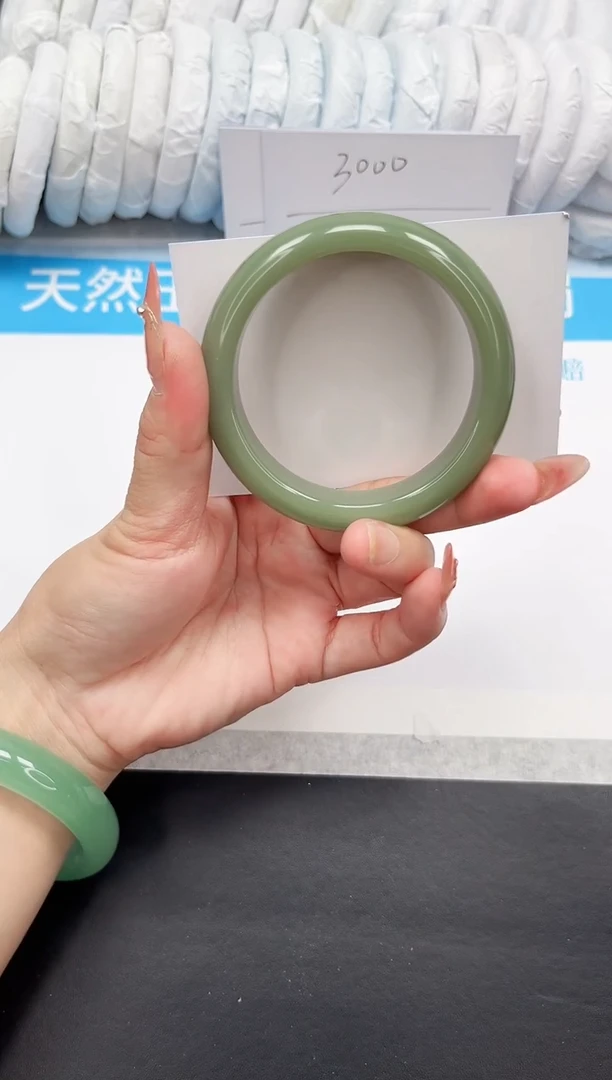 石英质玉手镯未镶嵌37-56.8