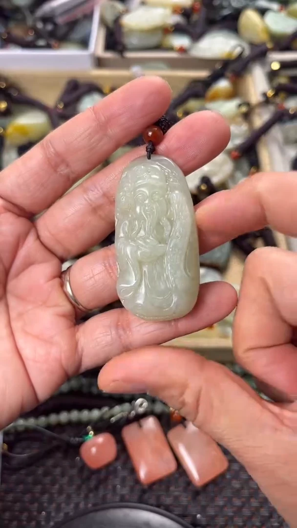 【闪购商品】和田玉颈饰未镶嵌多样性发货没有证书拍一发一有瑕