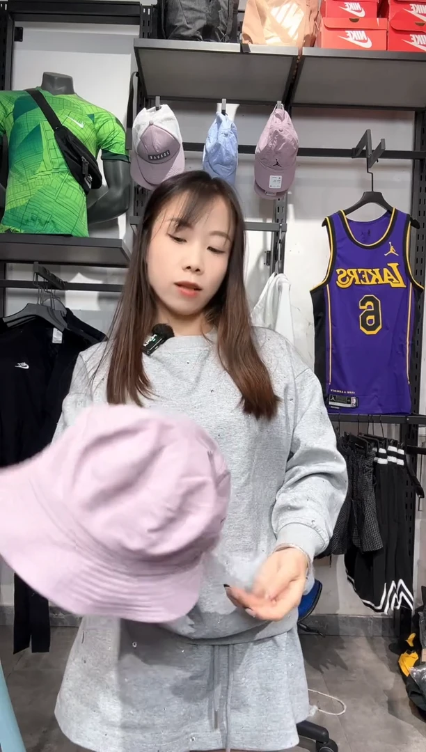 1377  编码 瑕疵款直播间过款为准 尺码