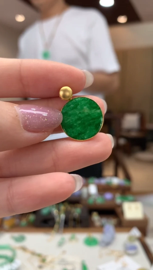 翡翠18K金镶嵌吊坠(不含链)圆牌