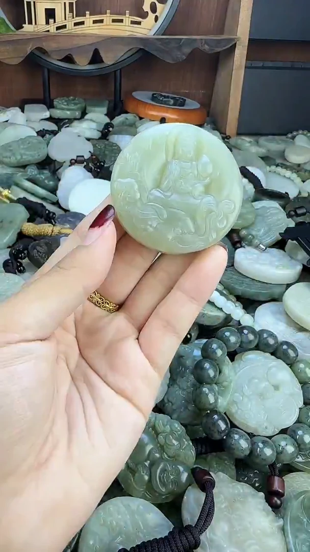 颈饰未镶嵌和田玉1