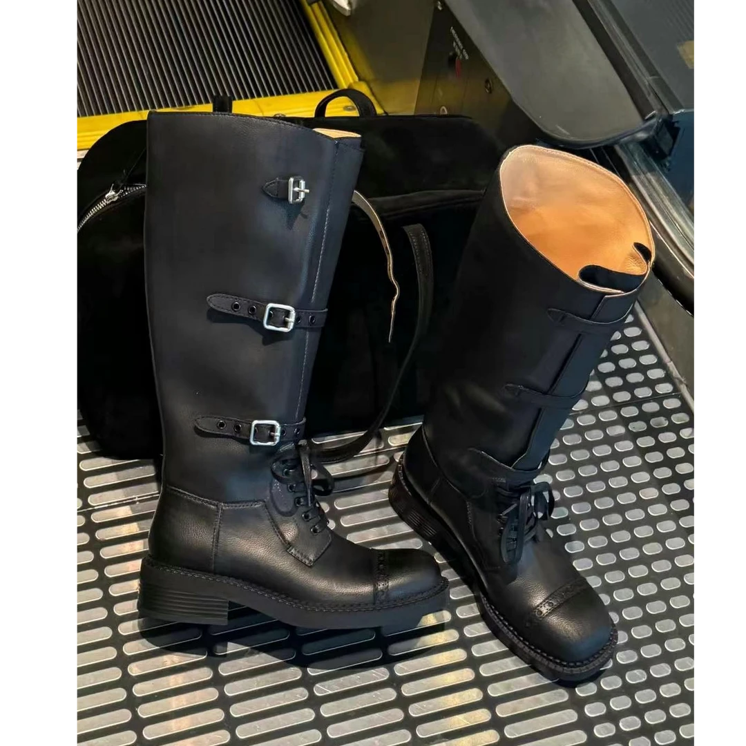 诗歌兰2025秋新款时尚英伦风系带骑士靴显瘦高筒长靴