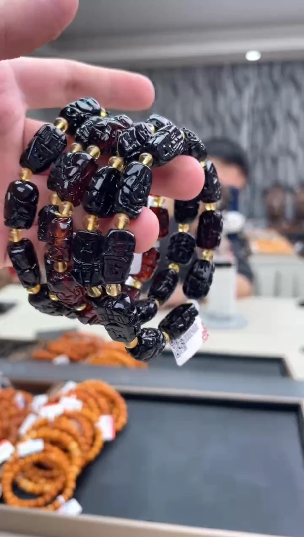 【闪购商品】琥珀裸石未镶嵌17多样性发其中一件