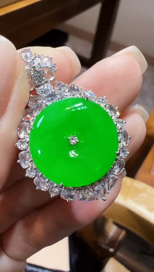 吊坠(不含链)18K金镶嵌翡翠平安扣