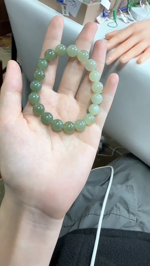 未镶嵌手镯和田玉10