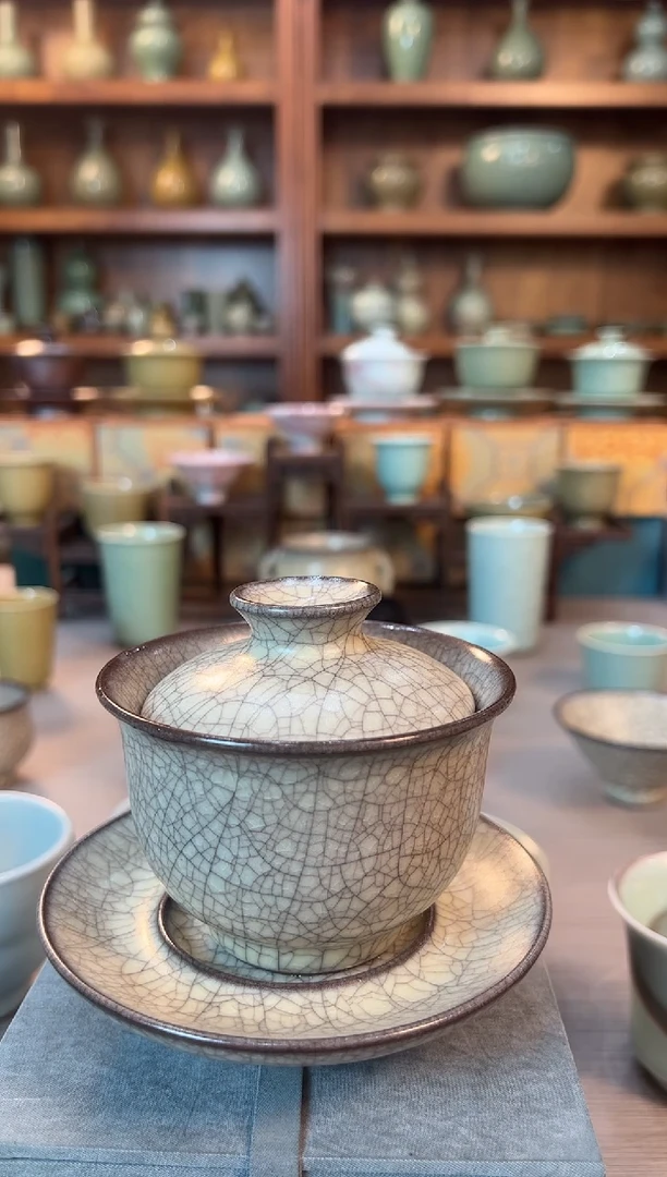 。龙泉青瓷传世哥窑