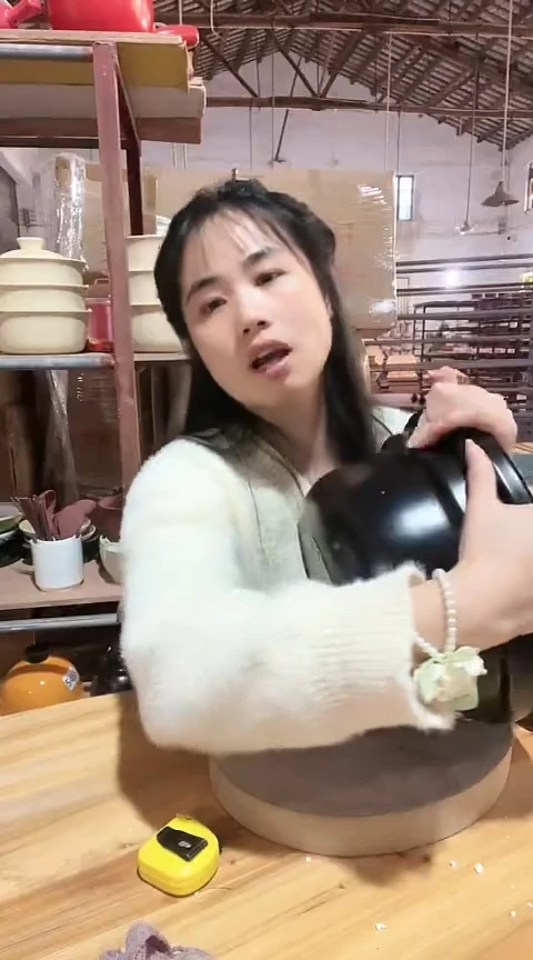 陶4203瑕疵5.0黑锅带盖釉不匀